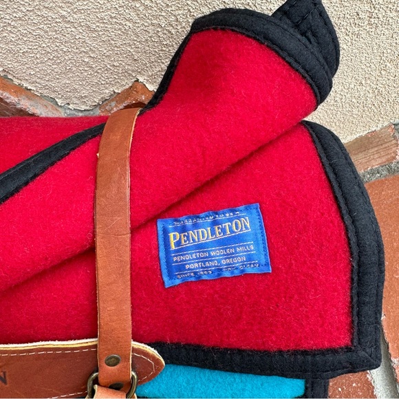 Rare⭐️Pendleton Sioux Star Reversible Blanket w/Grand Canyon Leather Carrier - Picture 9 of 10